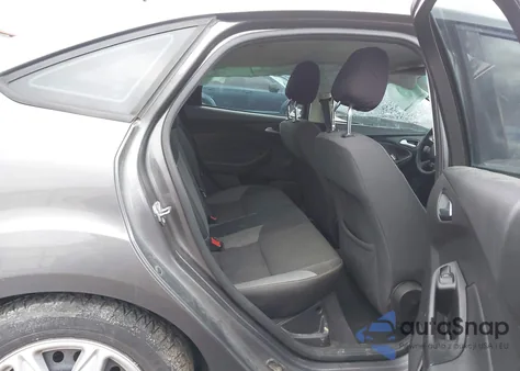 2012 Ford Focus Se z USA, uszkodzony, nr VIN 1FAHP3F21CL302608